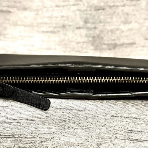 Kate Spade - EUC Black Pebbled Leather & White Trim Snap Wallet - 6.75β x 3.5β - Picture 7 of 9